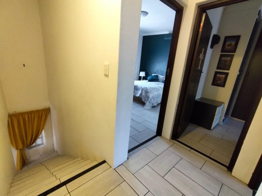 4 Bedroom Property for Sale in Oos Einde North West
